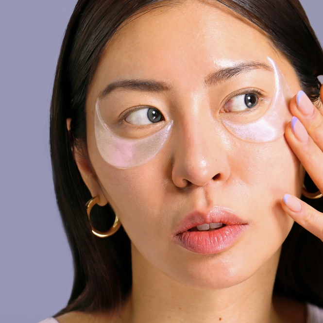 Moon shaped under eye mask brightening