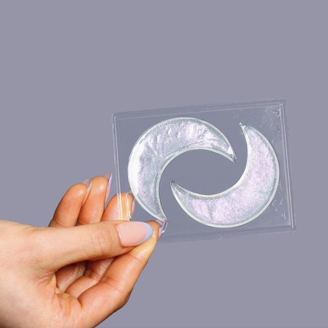 Moon shaped under eye mask brightening